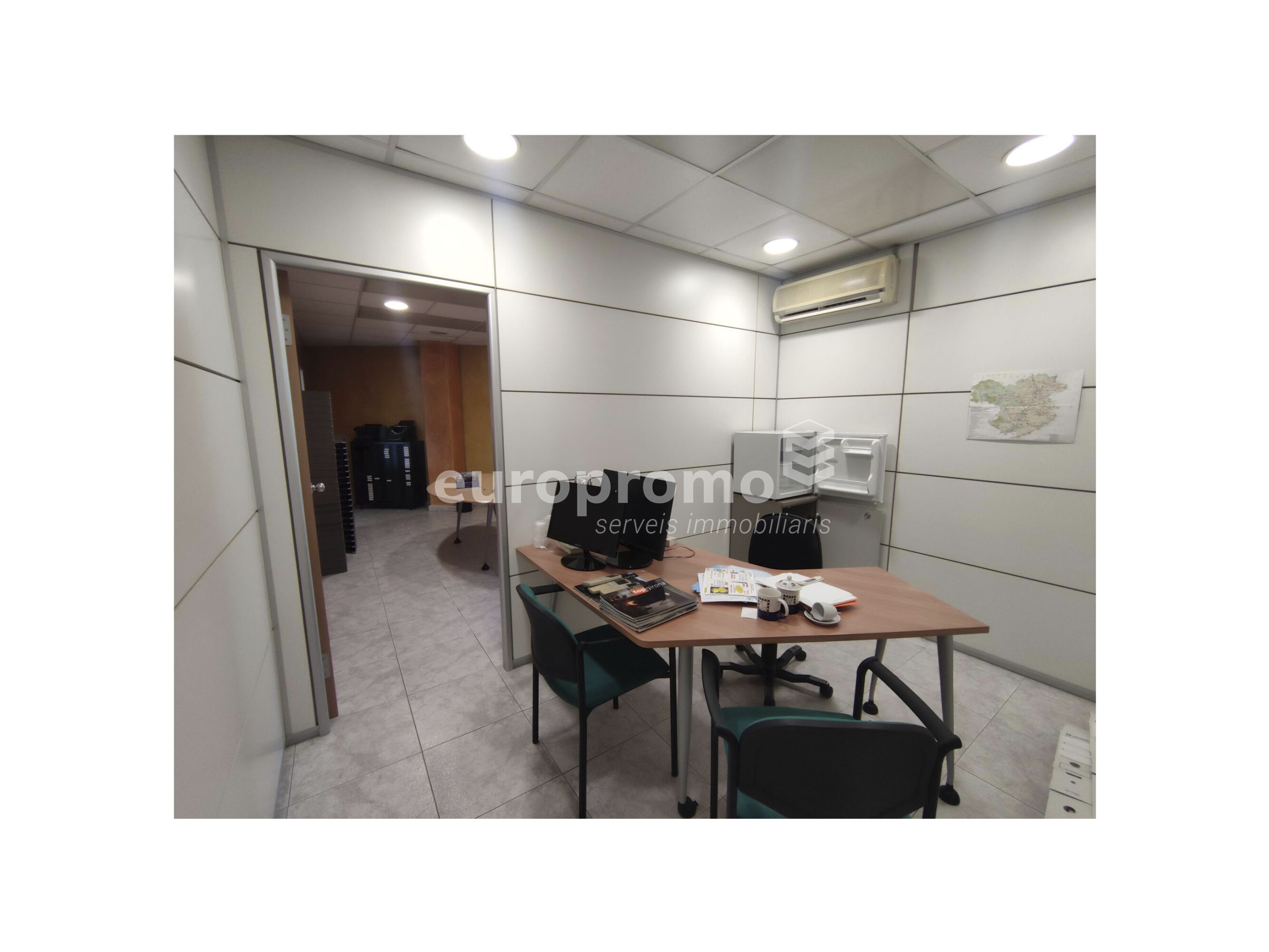 Oficinas con local comercial y almacén  en el Pol. Ind. Torre Mirona - Montfullà